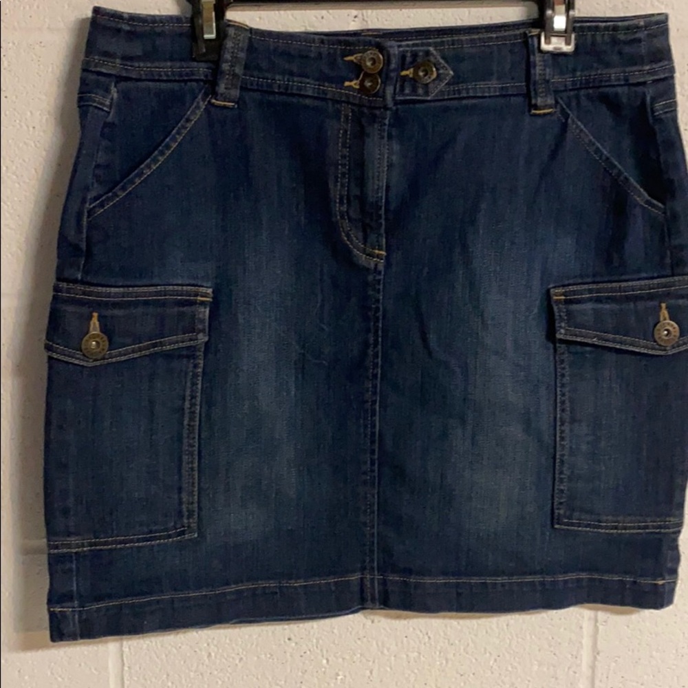 Axcess  denim skirt VGC  pockets stretchy zips